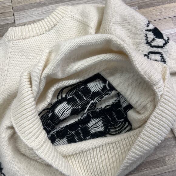 VTG Handmade Kids Soccer Ball Sweater 5T-6T Made In USA - 4S573 - Picture 5 of 7